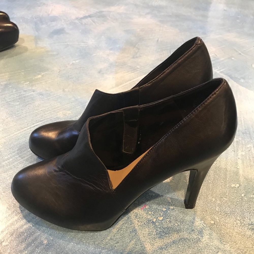 Nine West Black Leather Heals